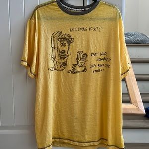 Disney Backstage Collection Pixar Toy Story 4 Yellow Sketch Woody T-Shirt XL